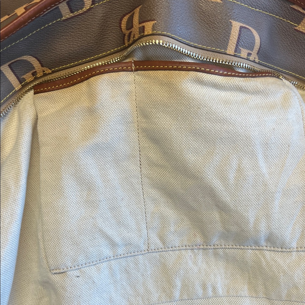 Dooney & Bourke Elegant Brown and Tan woman’s - Picture 16 of 16